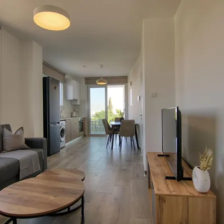 Phaedrus Living Coral Aquatic Larnaca