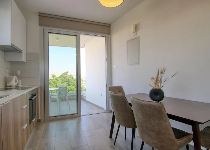 Phaedrus Living Coral Aquatic شقة