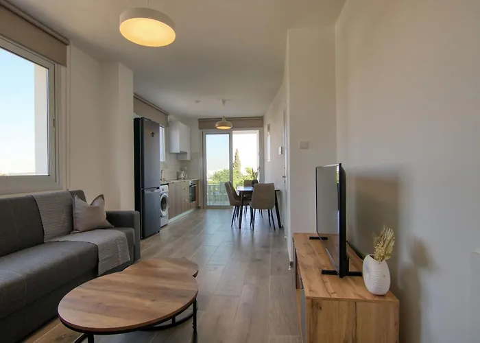 Phaedrus Living Coral Aquatic لارنكا