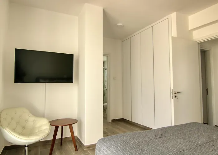 Apartment Phaedrus Living Coral Aquatic Larnaca